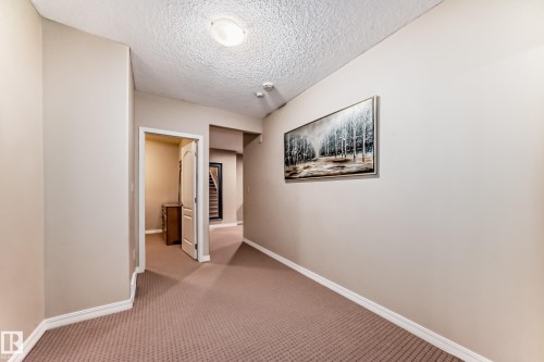 203 Darlington Crescent, Edmonton, AB - Indoor Photo Showing Other Room