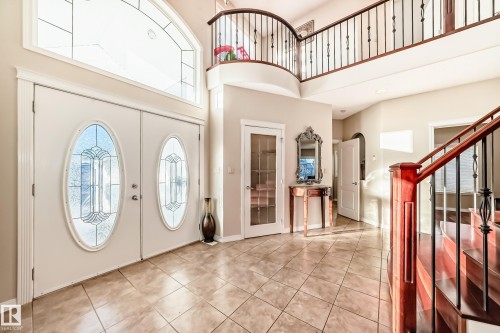 203 Darlington Crescent, Edmonton, AB - Indoor Photo Showing Other Room