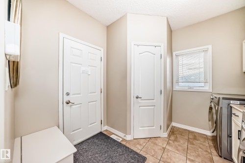 203 Darlington Crescent, Edmonton, AB - Indoor Photo Showing Laundry Room