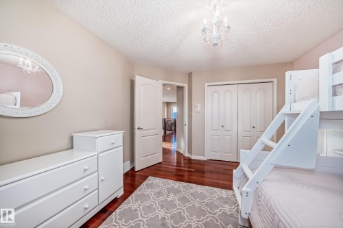 203 Darlington Crescent, Edmonton, AB - Indoor Photo Showing Bedroom