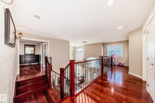 203 Darlington Crescent, Edmonton, AB - Indoor Photo Showing Other Room