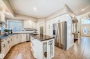203 Darlington Crescent, Edmonton, AB  - Indoor Photo Showing Kitchen With Upgraded Kitchen 