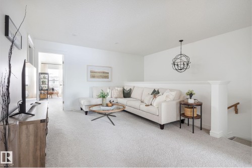 16 Emerald Way, Spruce Grove, AB - Indoor Photo Showing Living Room