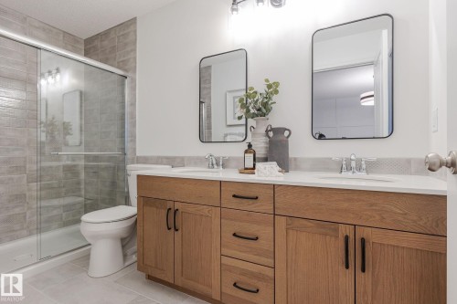 16 Emerald Way, Spruce Grove, AB - Indoor Photo Showing Bathroom