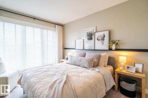 1611 14 Street, Edmonton, AB - Indoor Photo Showing Bedroom