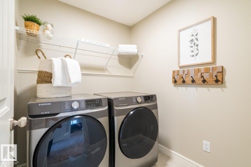 1611 14 Street, Edmonton, AB - Indoor Photo Showing Laundry Room