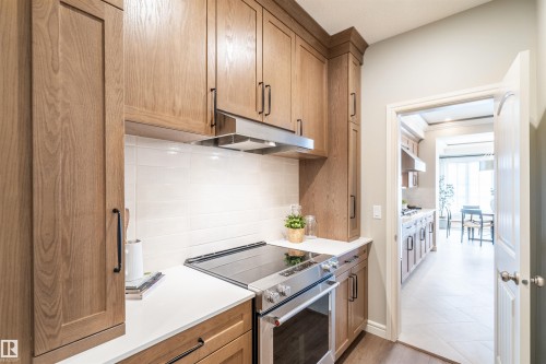 1611 14 Street, Edmonton, AB - Indoor Photo Showing Kitchen