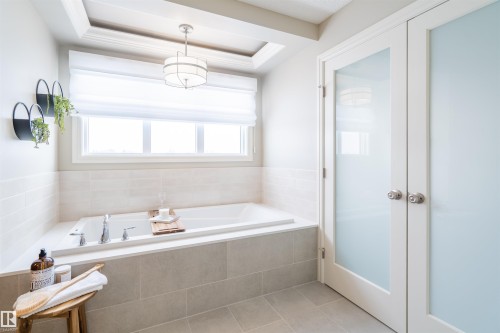 1611 14 Street, Edmonton, AB - Indoor Photo Showing Bathroom