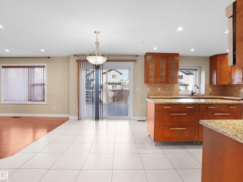 4534 162 Avenue, Edmonton, AB - Indoor Photo Showing Kitchen