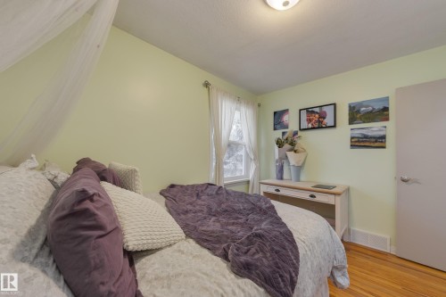 11314 115 Street, Edmonton, AB - Indoor Photo Showing Bedroom