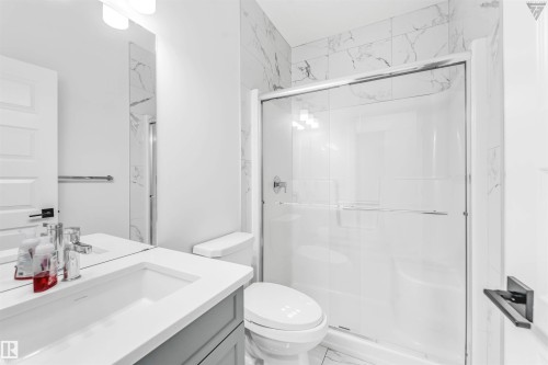 1216 15 Street, Edmonton, AB - Indoor Photo Showing Bathroom