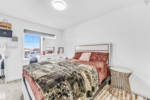 1216 15 Street, Edmonton, AB - Indoor Photo Showing Bedroom