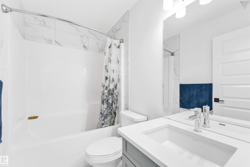 1216 15 Street, Edmonton, AB - Indoor Photo Showing Bathroom