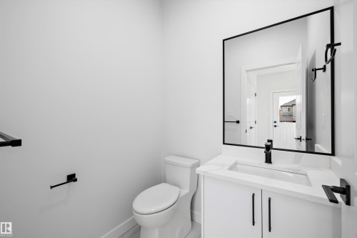 2109 Crossbill Lane, Edmonton, AB - Indoor Photo Showing Bathroom