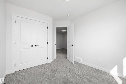 2109 Crossbill Lane, Edmonton, AB - Indoor