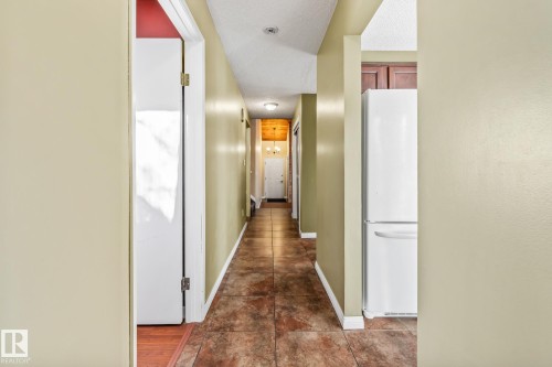 11907 164 Avenue, Edmonton, AB - Indoor Photo Showing Other Room