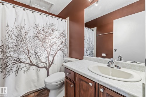 11907 164 Avenue, Edmonton, AB - Indoor Photo Showing Bathroom