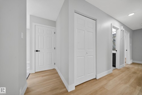 7820 22 Ave, Edmonton, AB - Indoor Photo Showing Other Room