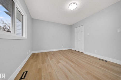 7820 22 Ave, Edmonton, AB - Indoor Photo Showing Other Room