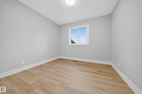 7820 22 Ave, Edmonton, AB - Indoor Photo Showing Other Room