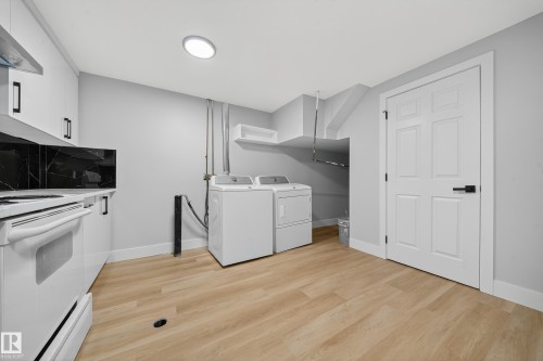7820 22 Ave, Edmonton, AB - Indoor Photo Showing Laundry Room