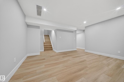 7820 22 Ave, Edmonton, AB - Indoor Photo Showing Other Room