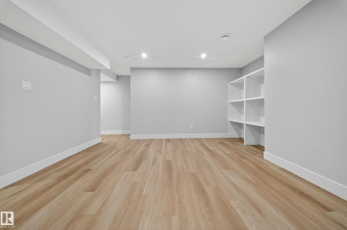 7820 22 Ave, Edmonton, AB - Indoor