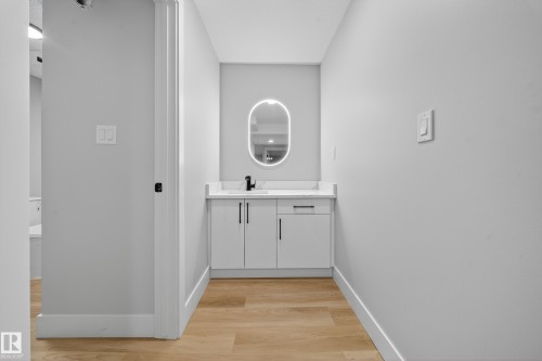 7820 22 Ave, Edmonton, AB - Indoor Photo Showing Other Room