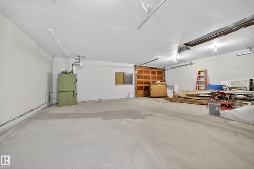 7820 22 Ave, Edmonton, AB - Indoor Photo Showing Garage