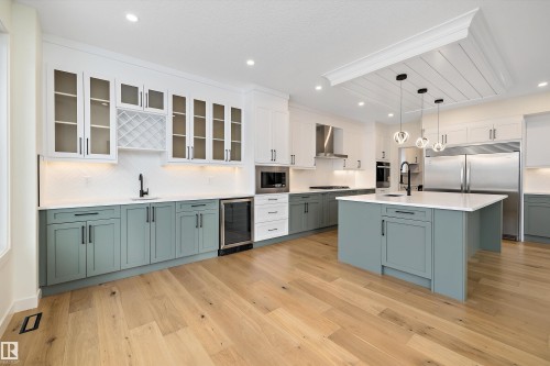 6879 Knox Loop, Edmonton, AB - Indoor Photo Showing Kitchen With Upgraded Kitchen