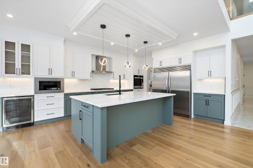 6879 Knox Loop, Edmonton, AB - Indoor Photo Showing Kitchen With Upgraded Kitchen