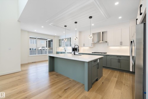6879 Knox Loop, Edmonton, AB - Indoor Photo Showing Kitchen With Upgraded Kitchen