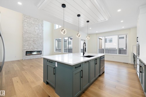 6879 Knox Loop, Edmonton, AB - Indoor Photo Showing Kitchen With Upgraded Kitchen