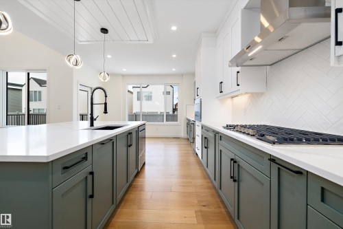 6879 Knox Loop, Edmonton, AB - Indoor Photo Showing Kitchen With Upgraded Kitchen
