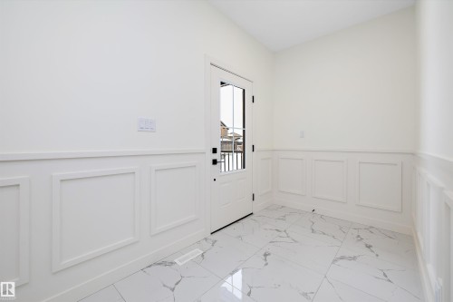 6879 Knox Loop, Edmonton, AB - Indoor Photo Showing Other Room