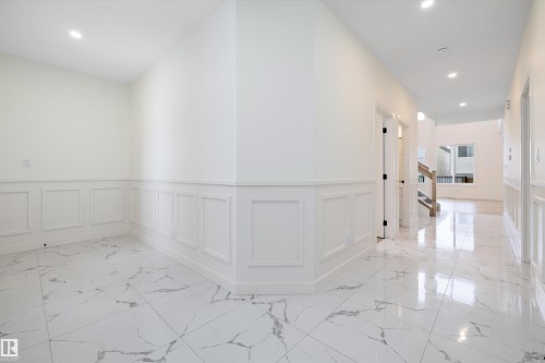 6879 Knox Loop, Edmonton, AB - Indoor Photo Showing Other Room