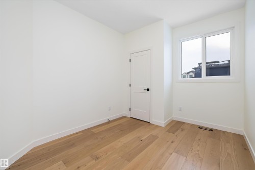 6879 Knox Loop, Edmonton, AB - Indoor Photo Showing Other Room