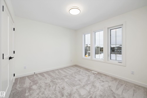 6879 Knox Loop, Edmonton, AB - Indoor Photo Showing Other Room