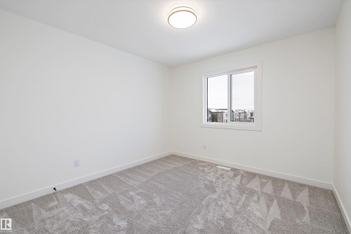 6879 Knox Loop, Edmonton, AB - Indoor Photo Showing Other Room