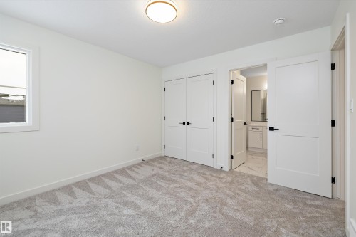 6879 Knox Loop, Edmonton, AB - Indoor Photo Showing Other Room