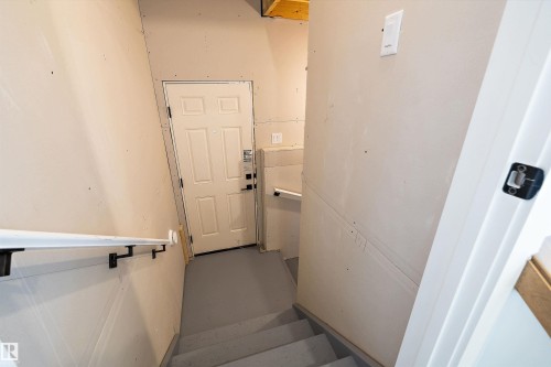 6879 Knox Loop, Edmonton, AB - Indoor Photo Showing Other Room