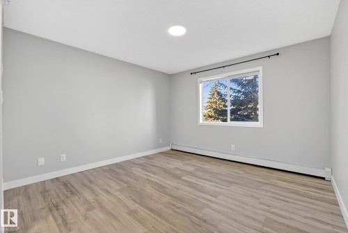 222 1180 Hyndman Road, Edmonton, AB - Indoor Photo Showing Other Room