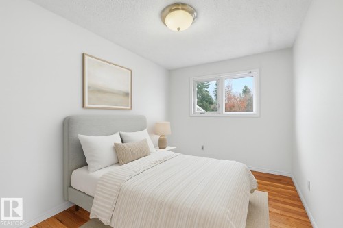 4240 86 Street, Edmonton, AB - Indoor Photo Showing Bedroom