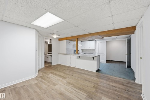 4240 86 Street, Edmonton, AB - Indoor