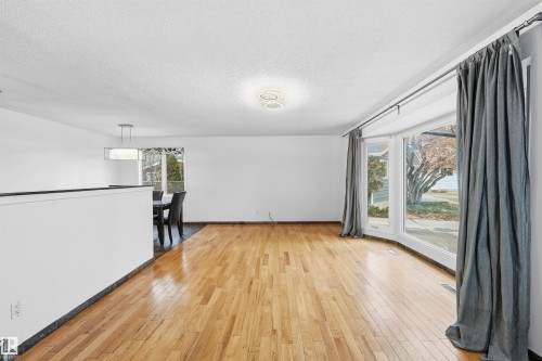 4240 86 Street, Edmonton, AB - Indoor Photo Showing Other Room