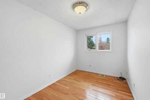 4240 86 Street, Edmonton, AB - Indoor Photo Showing Other Room