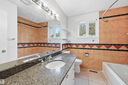 4240 86 Street, Edmonton, AB - Indoor Photo Showing Bathroom