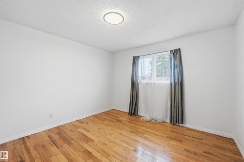 4240 86 Street, Edmonton, AB - Indoor Photo Showing Other Room