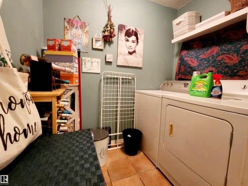 318 10508 119 Street, Edmonton, AB - Indoor Photo Showing Laundry Room