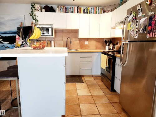 318 10508 119 Street, Edmonton, AB - Indoor Photo Showing Kitchen